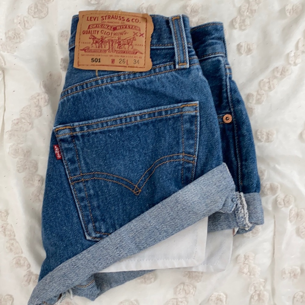 Levi shorts!!